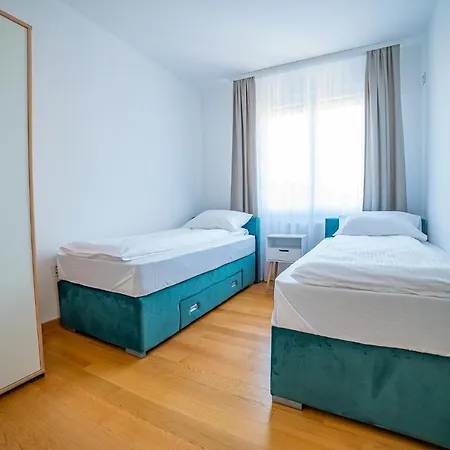 Zoe ノヴィ・サド