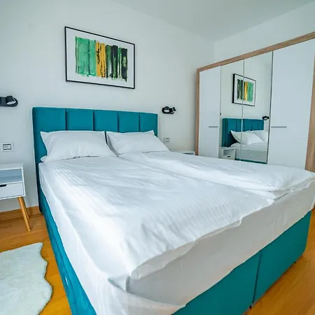 Zoe Apartment *
